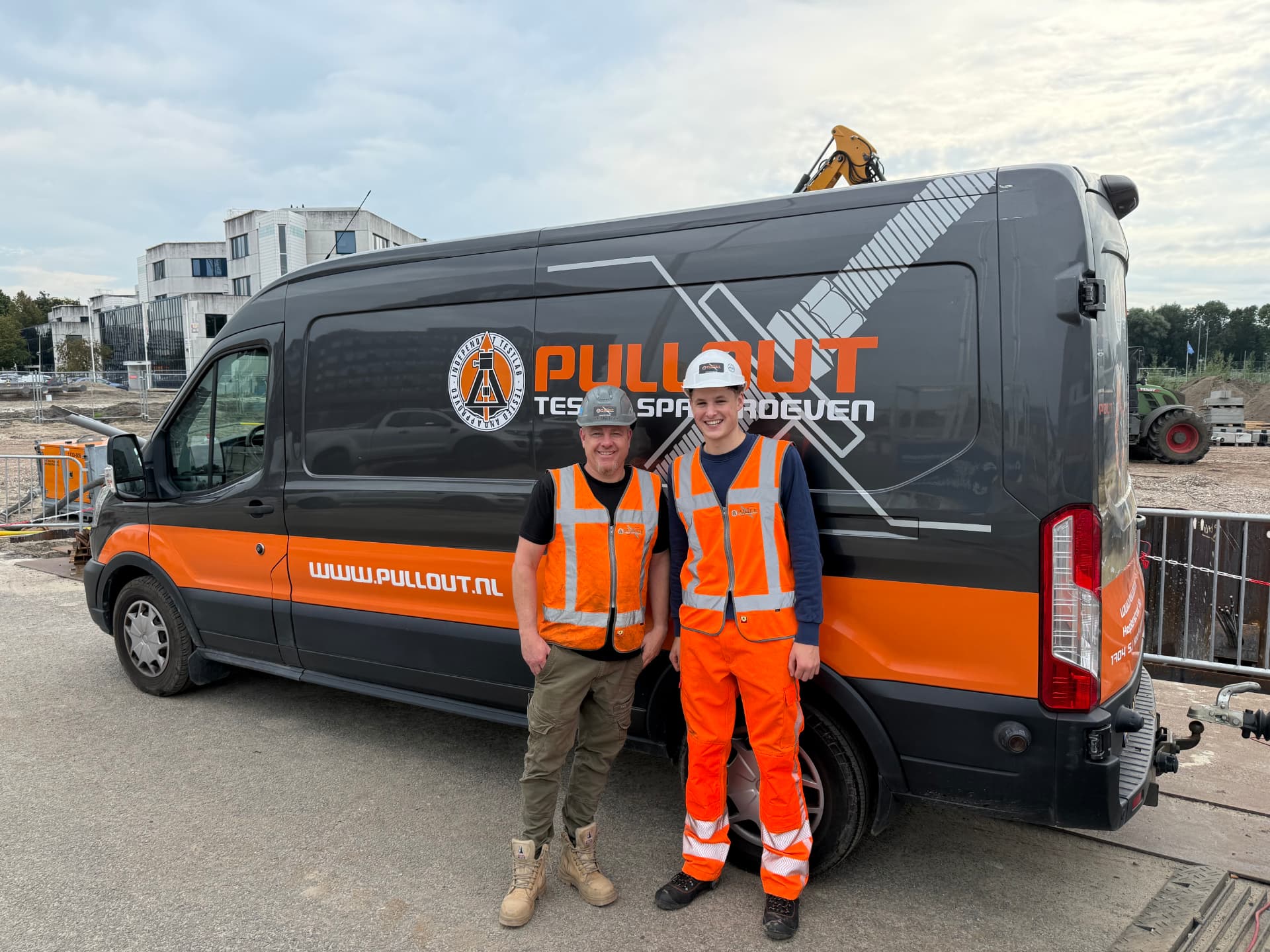 Het team van Pullout test & spanproeven voor de bus