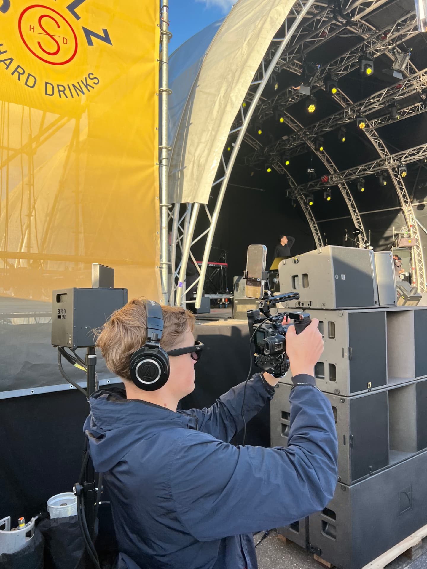Filmen bij het podium van Popweekend Alkmaar
