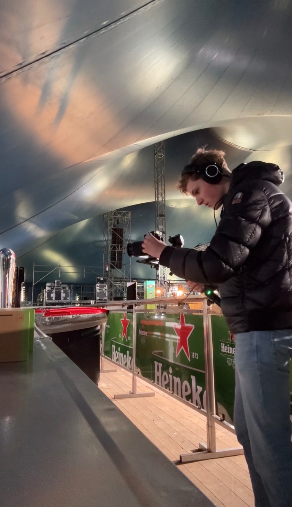 Filmen in de tent van Weidepop